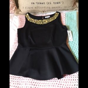 Beautiful sleeveless black top!